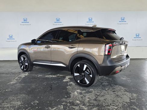 Used 2025 Nissan Kicks SR FWD image 4