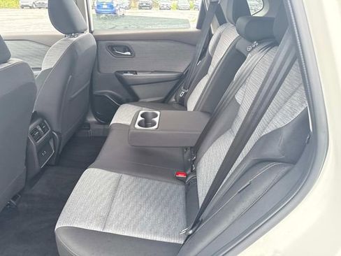 Used 2023 Nissan Rogue SV image 14