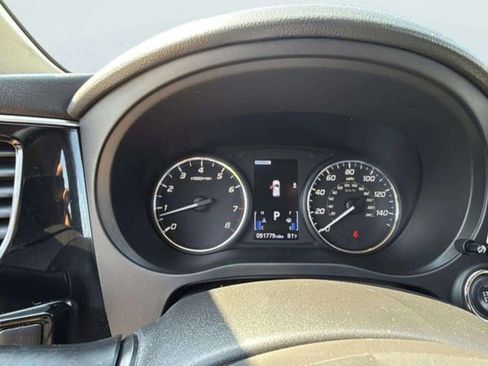 Used 2020 Mitsubishi Outlander SE image 13