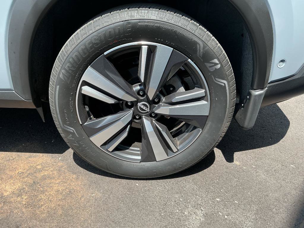 Used 2023 Nissan Rogue Platinum w/ Platinum Premium Package FWD image 18