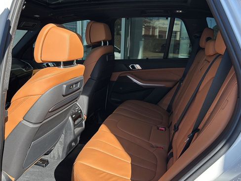 Used 2022 BMW X5 xDrive45e w/ Executive Package image 9