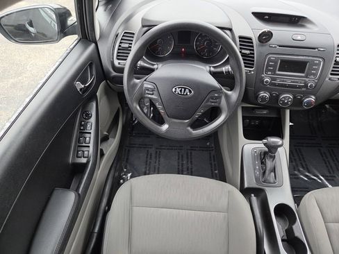 Used 2016 Kia Forte LX image 4