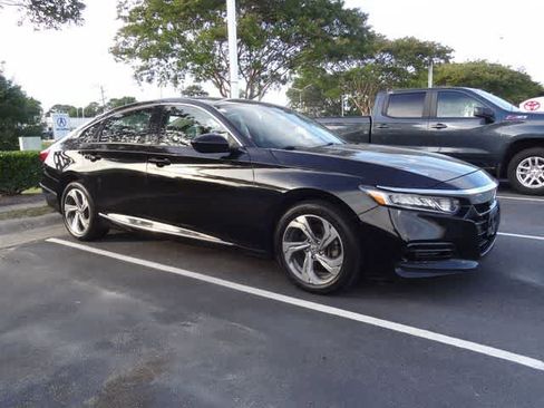 Used 2018 Honda Accord EX image 4