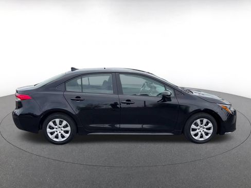 Used 2025 Toyota Corolla LE FWD image 16