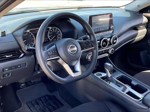 Used 2024 Nissan Sentra SV image 17