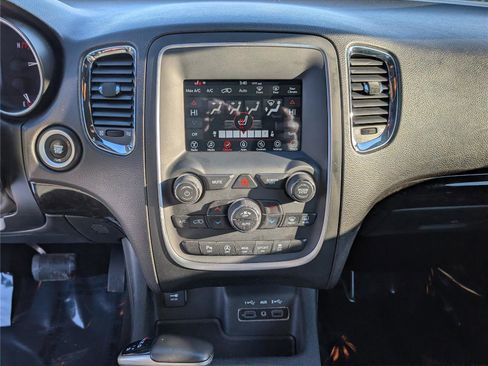 Used 2020 Dodge Durango SXT image 17
