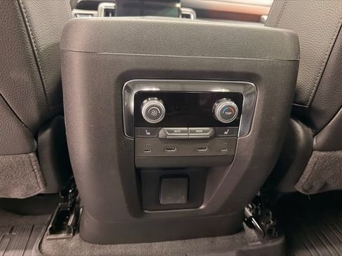 Used 2025 GMC Yukon Denali w/ Denali Reserve Package AWD/4WD image 27