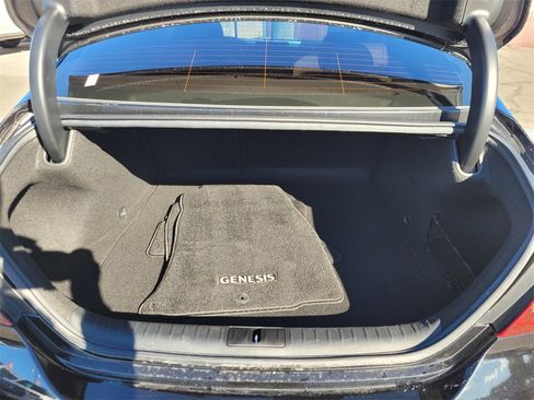 Used 2022 Genesis G70 3.3T image 10