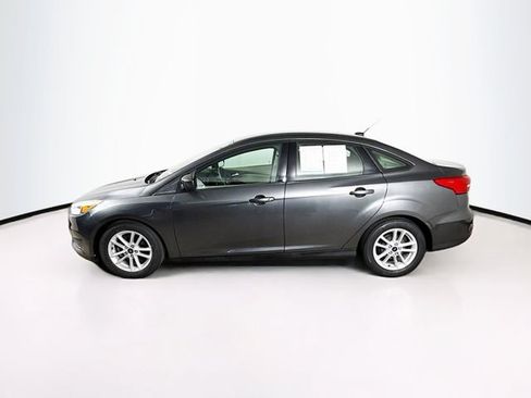 Used 2018 Ford Focus SE FWD image 6