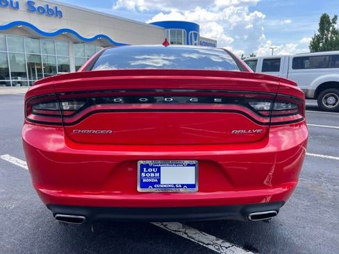 Used 2015 Dodge Charger SXT RWD image 7