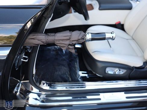 Used 2017 Rolls-Royce Dawn Convertible image 14