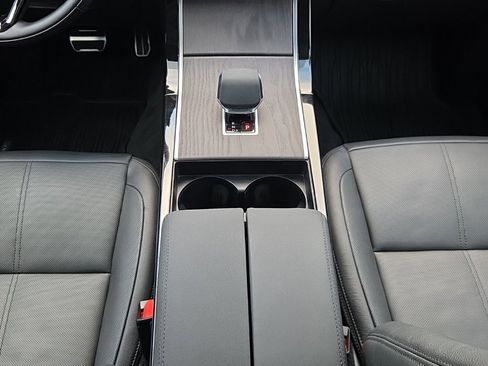 Used 2025 Land Rover Range Rover Velar Dynamic SE image 23