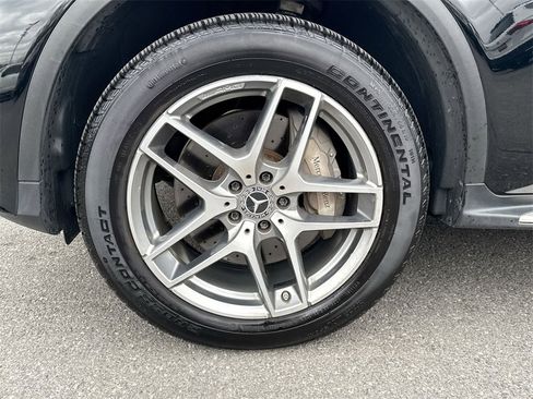 Used 2019 Mercedes-Benz GLC 300 4MATIC w/ AMG Line image 19
