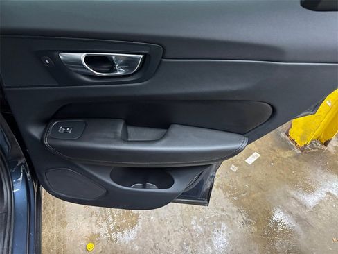 Certified 2023 Volvo XC60 B5 Core w/ Climate Package image 18