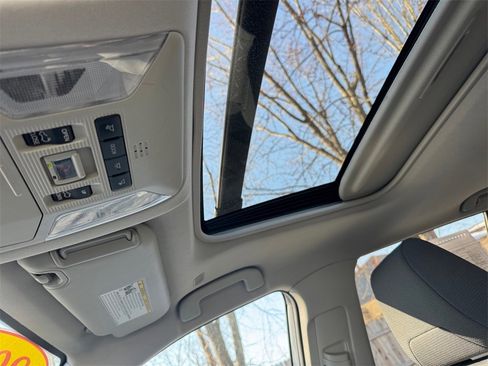 Used 2023 Toyota RAV4 XLE image 27