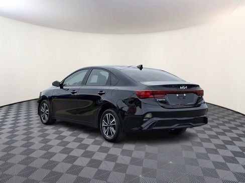 Used 2023 Kia Forte LXS w/ LXS Technology Package FWD image 7