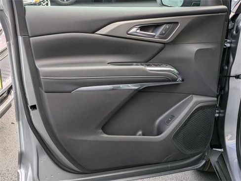 New 2026 Chevrolet Traverse LT w/ Driver Confidence Package image 11