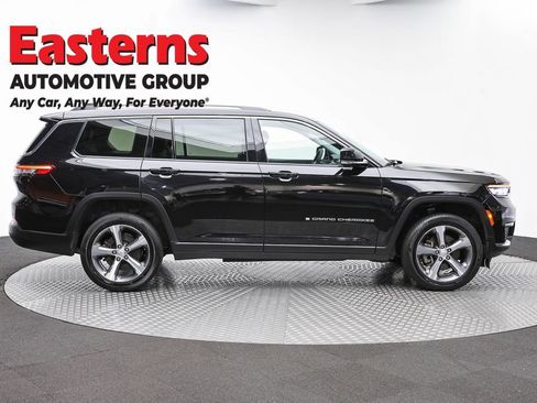 Used 2023 Jeep Grand Cherokee L Limited AWD/4WD image 4