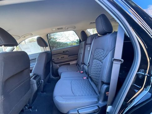 New 2025 Nissan Pathfinder SV image 20