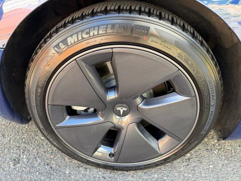 Used 2022 Tesla Model 3 Long Range AWD/4WD image 25