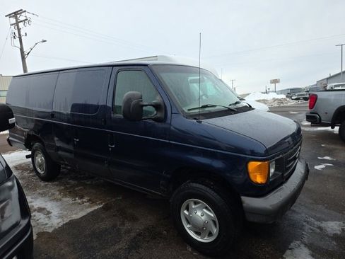 Used 2007 Ford E-350 and Econoline 350 Extended Super Duty image 2