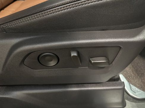 Used 2025 Chevrolet Silverado 3500 High Country w/ High Country Premium Package image 14