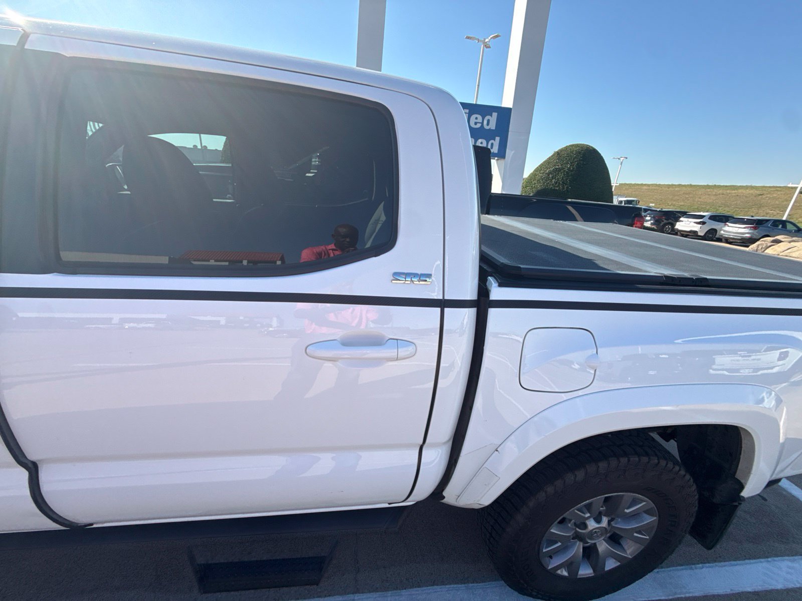 Used 2019 Toyota Tacoma SR5 AWD/4WD image 4