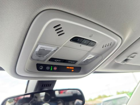 Used 2019 Chevrolet Traverse LT w/ LPO, Floor Liner Package AWD/4WD image 70