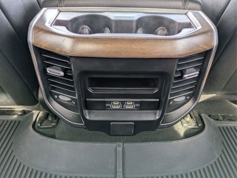 Used 2022 RAM 1500 Laramie AWD/4WD image 12