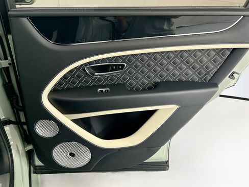 Used 2023 Bentley Bentayga Speed AWD/4WD image 26