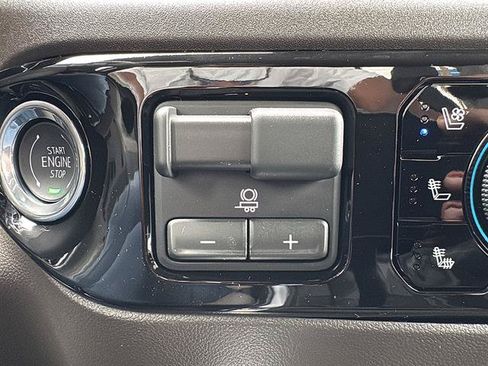 New 2026 Chevrolet Silverado 1500 LTZ w/ LTZ Premium Package AWD/4WD image 32