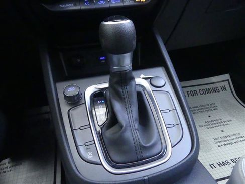 Used 2022 Hyundai Kona SEL FWD image 15