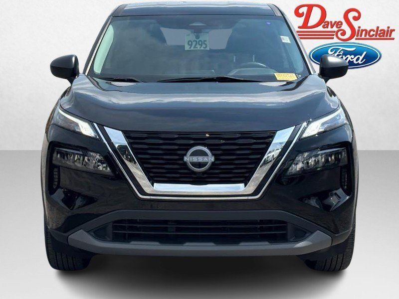 Used 2023 Nissan Rogue S AWD/4WD image 2