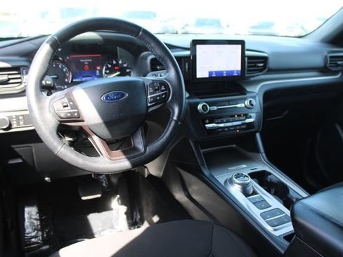 Used 2020 Ford Explorer XLT RWD image 15