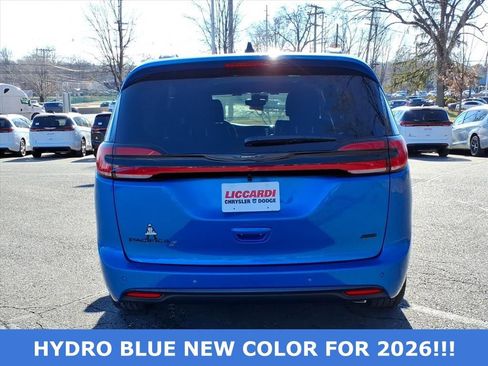 New 2026 Chrysler Pacifica Select w/ S Appearance Package image 6