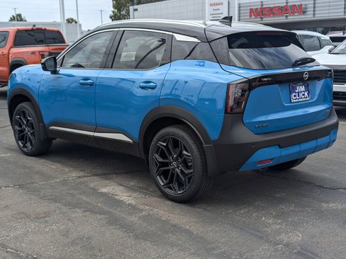 New 2026 Nissan Kicks SR FWD image 4