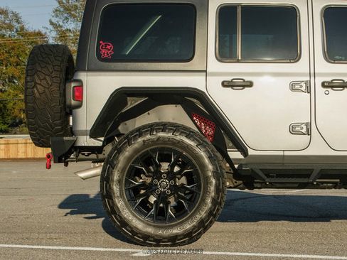 Used 2018 Jeep Wrangler Unlimited Sport S image 10