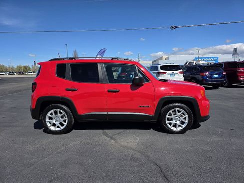 Used 2021 Jeep Renegade Sport w/ Sport Appearance Group image 4