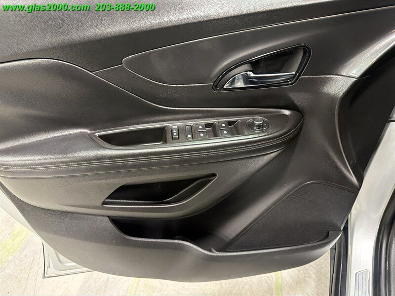 Used 2019 Buick Encore Preferred AWD/4WD image 25