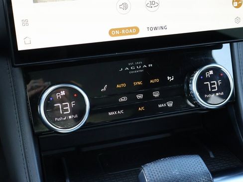 Used 2022 Jaguar F-PACE SVR image 27