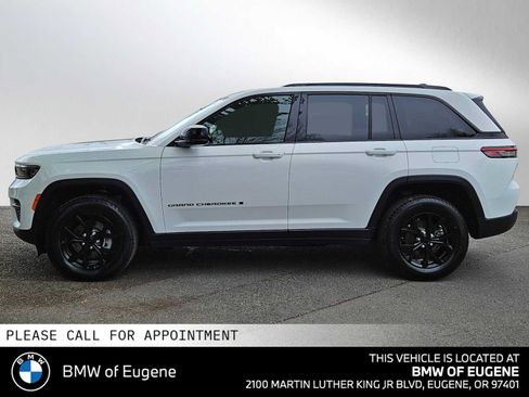 Used 2024 Jeep Grand Cherokee Altitude AWD/4WD image 6