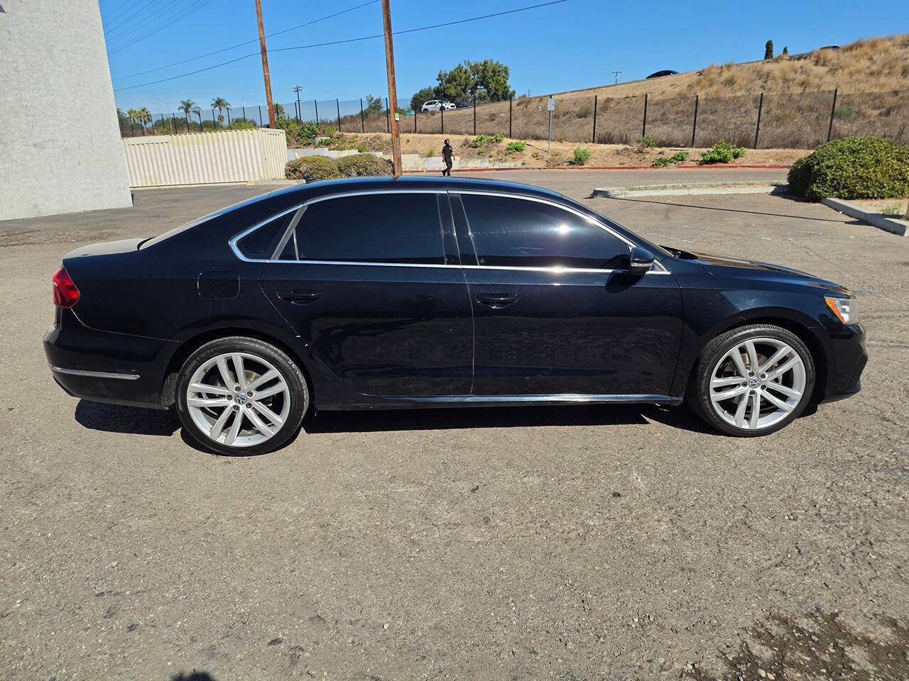 Used 2017 Volkswagen Passat 1.8T R-Line FWD image 18