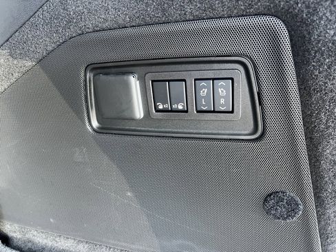 Certified 2025 Cadillac Escalade Sport Platinum image 9