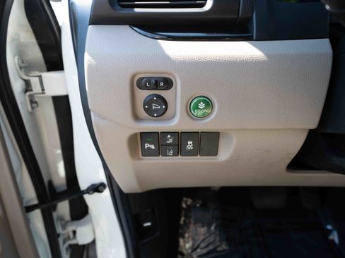 Used 2022 Honda Pilot Touring image 11