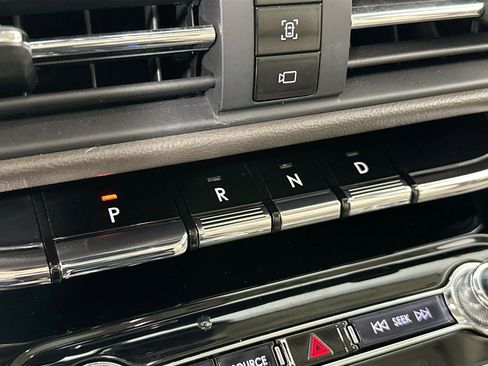 Used 2020 Lincoln Corsair Reserve w/ Rear Removable Package Tray image 17