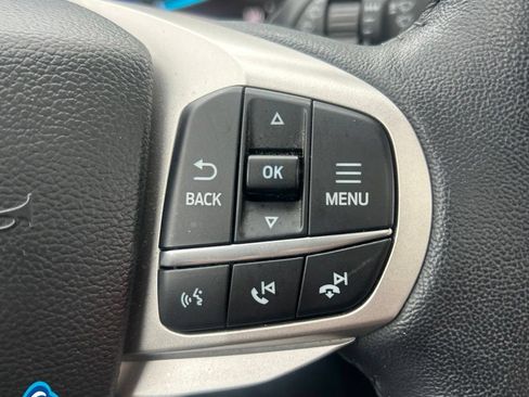 Used 2023 Ford Explorer XLT AWD/4WD image 18
