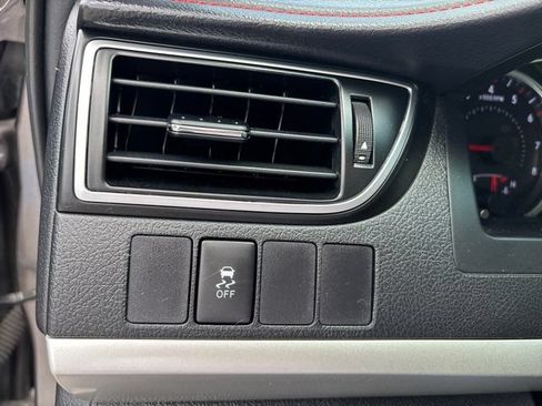 Used 2015 Toyota Camry SE FWD image 40