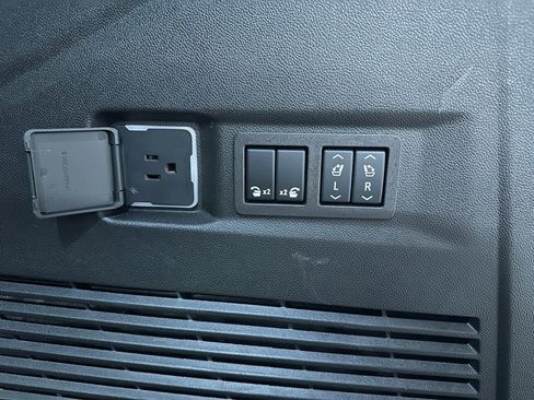 Certified 2024 Chevrolet Tahoe Z71 w/ Luxury Package image 29