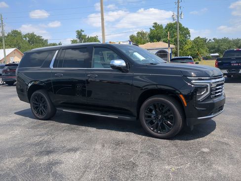 New 2025 Chevrolet Suburban Premier image 2