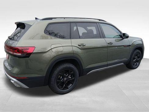 New 2026 Volkswagen Atlas Peak Edition image 5
